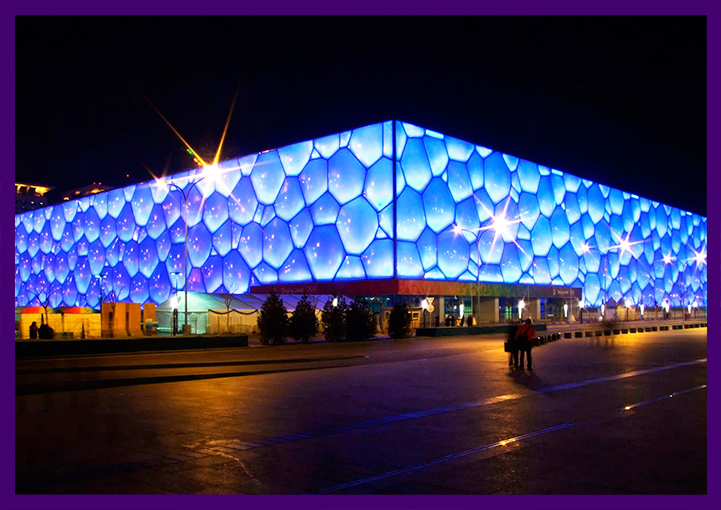 Светодиодная подсветка фасада стадиона в полигональном стиле
