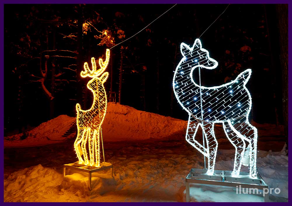 Пара плоских светящихся фигур оленей для украшения парка на новогодние праздники