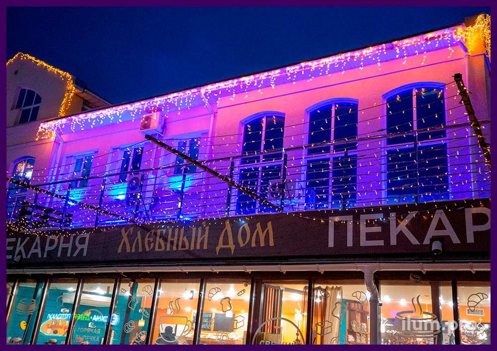 Новогодние гирлянды со степенью защиты IP65, подсветка фасада здания во Владимирской области