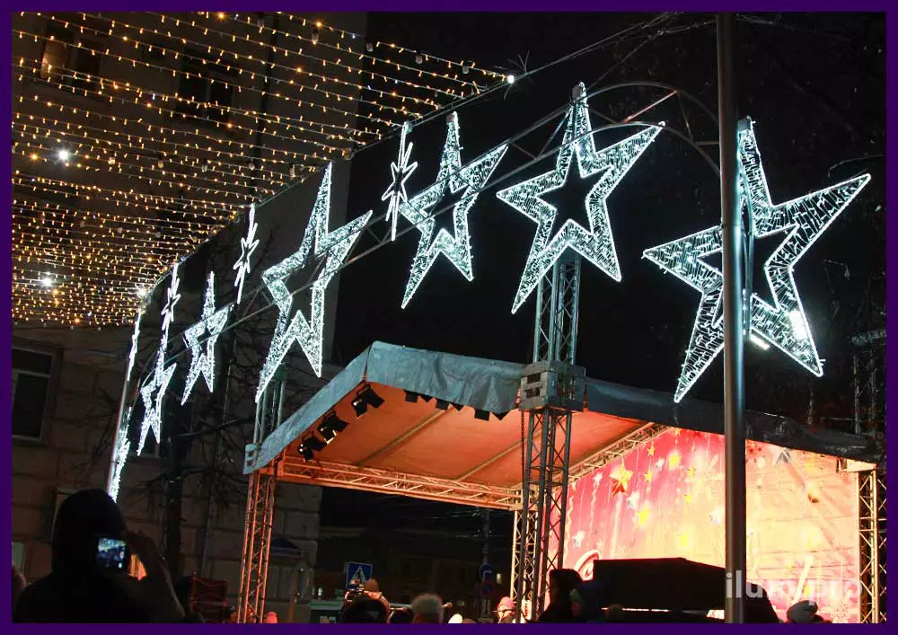 Новогоднее оформление Рязани гирляндами - светящиеся звёзды и другая иллюминация