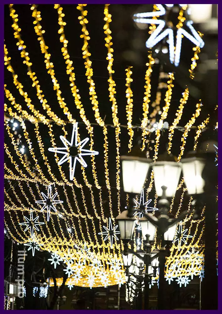 Новогодняя иллюминация в Рязани - украшение Почтовой, подсветка ресторанов и кафе