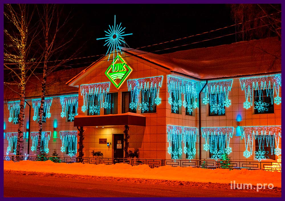 Светодиодная иллюминация из алюминиевого каркаса и профессиональных гирлянд на фасаде бизнес-центра в Архангельской области
