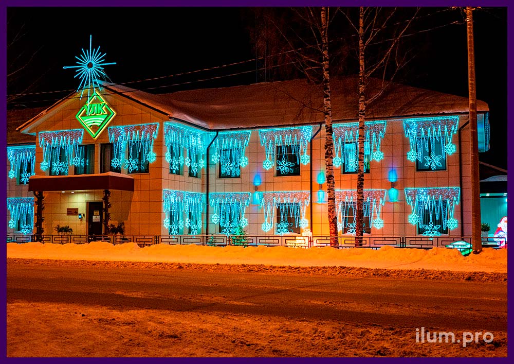 Консоли светодиодные на фасаде офиса в Архангельской области, защита по стандарту IP65
