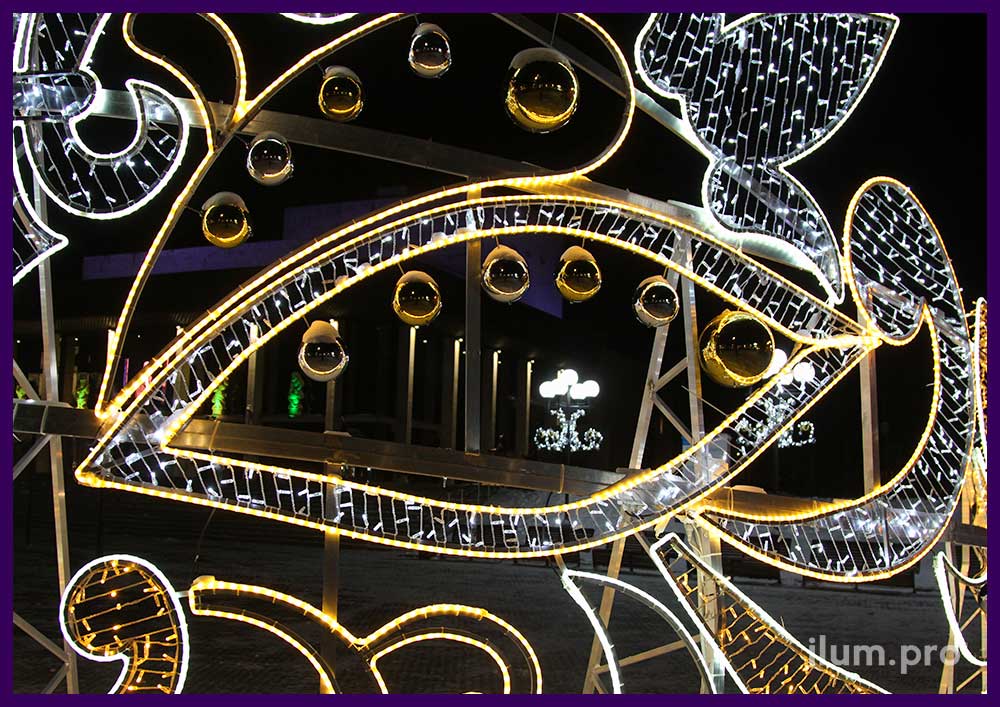 Светодиодные гирлянды на алюминиевом каркасе для украшения городской площади на Новый год