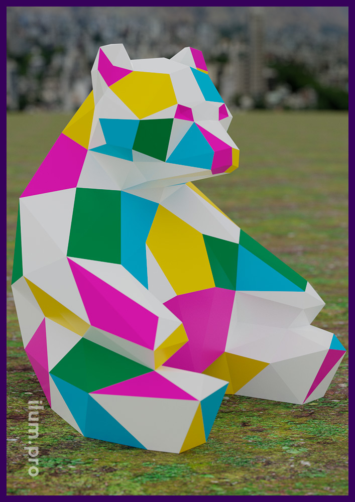 Полигональный медведь из крашеной стали с разноцветной поверхностью - дизайн проект