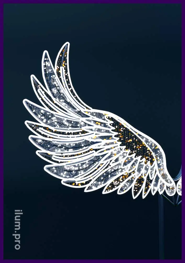 Светящееся крыло с декором от фотозоны "Крылья"