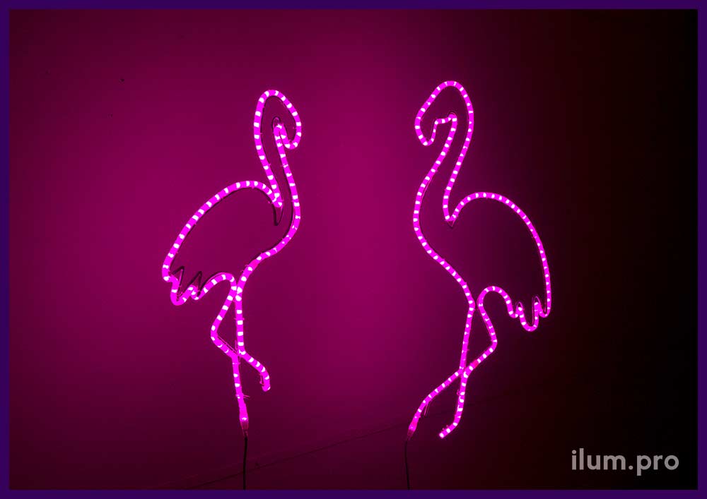 Пара светящихся фигур из дюралайта в форме птиц