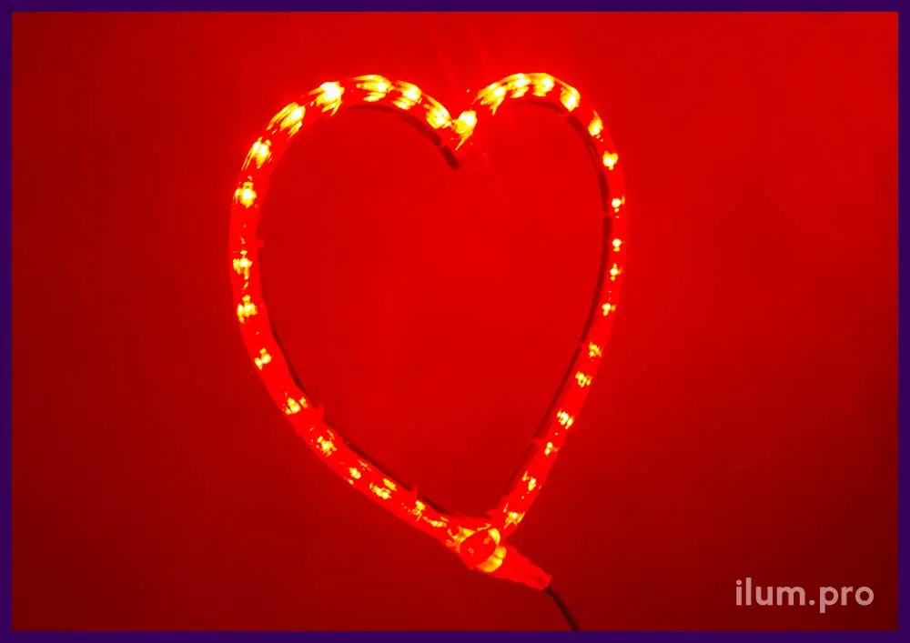 Красное светодиодное сердце из дюралайта по контуру