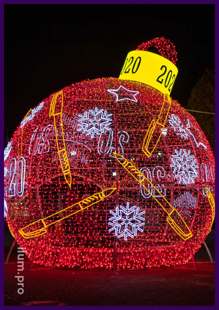 Красный светодиодный шар со снежинками и ручками из дюралайта в Рязани