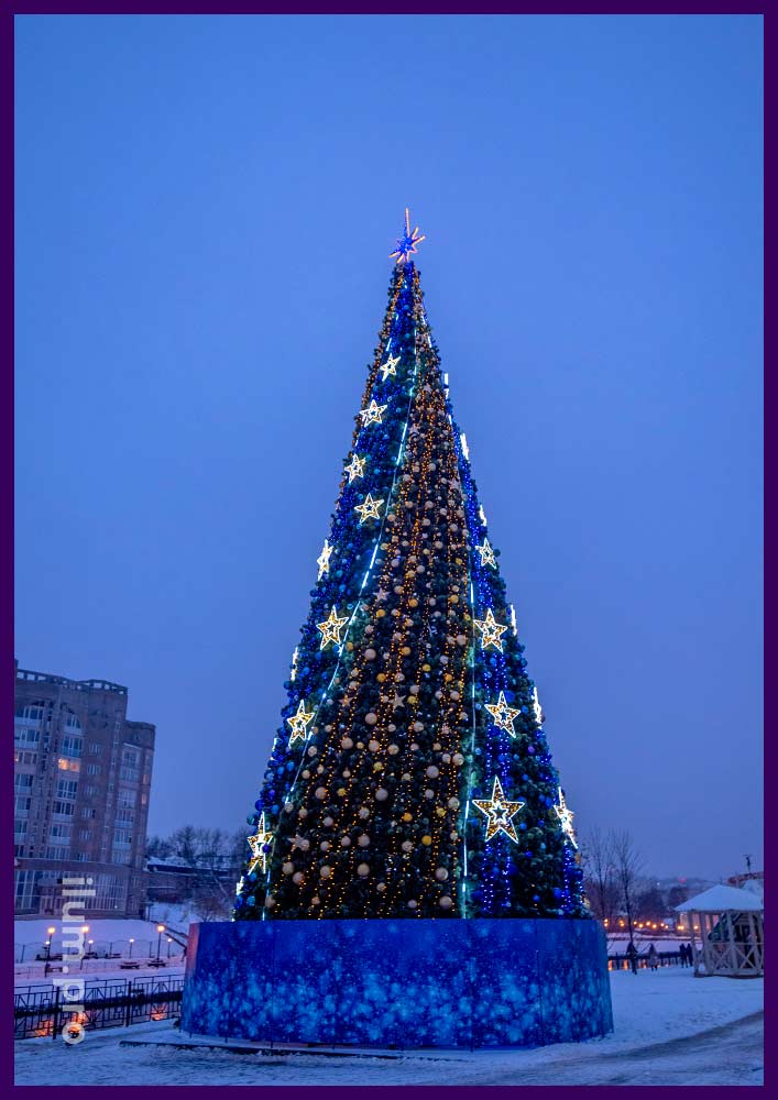 Комплект освещения уличной ёлки в Иваново со звёздами