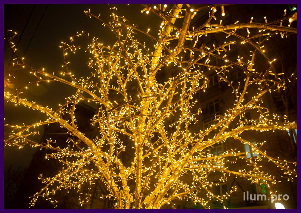 Металлические деревья с подсветкой гирляндами в Москве