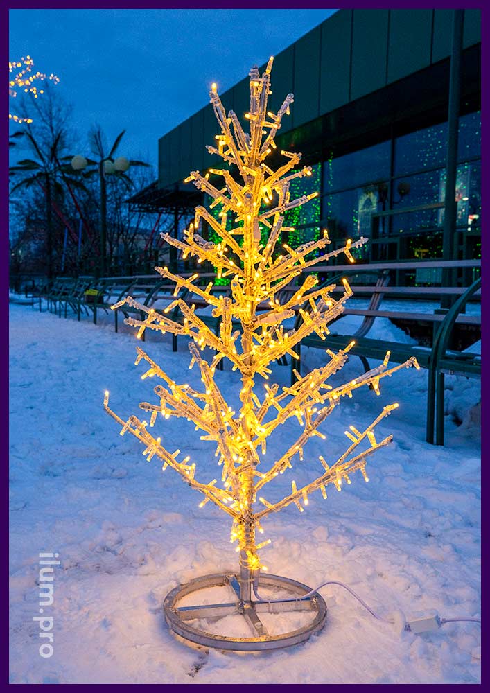 Небольшое светодиодное дерево с подсветкой тёплых оттенков