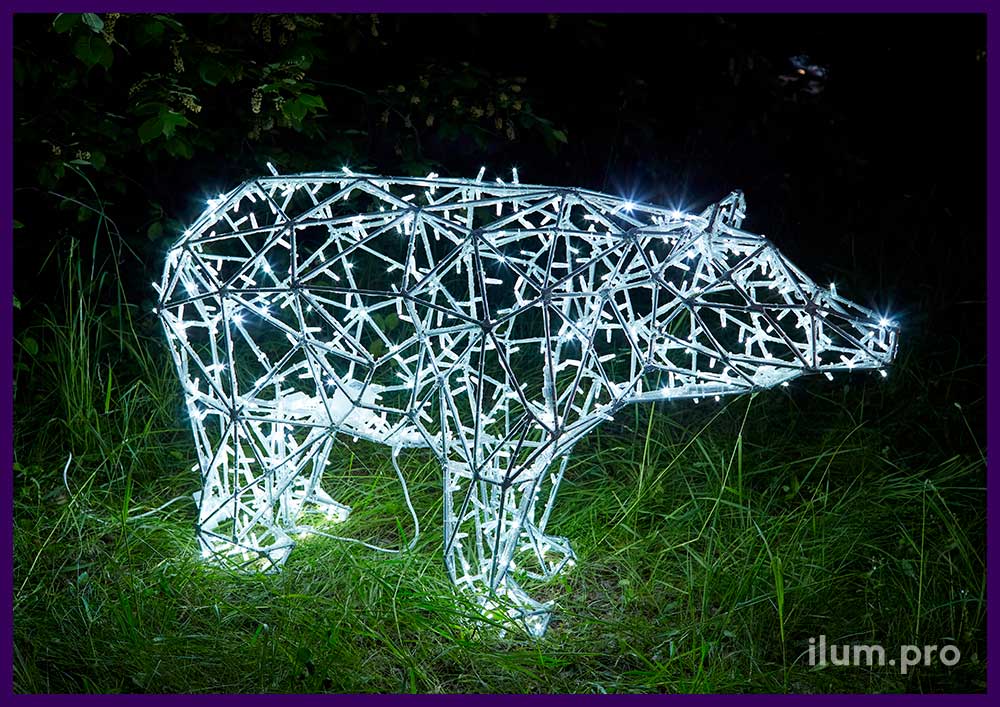 Садово-парковая полигональная скульптура медведя из алюминиевого профиля и светодиодных гирлянд