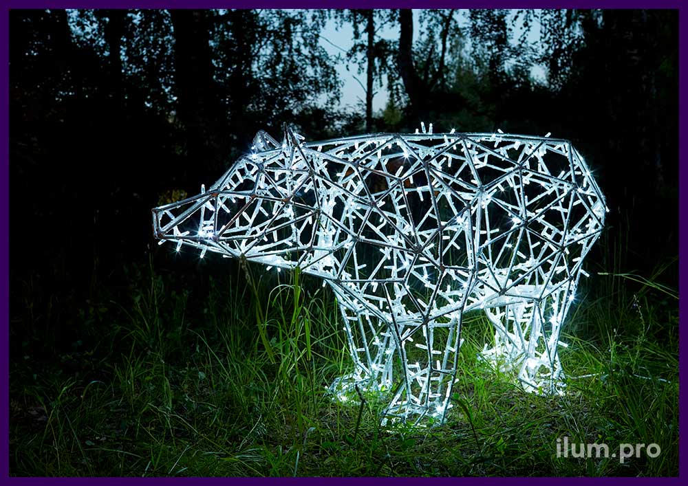 Украшение газона светящимся полигональным медведем с каркасом из алюминиевого профиля