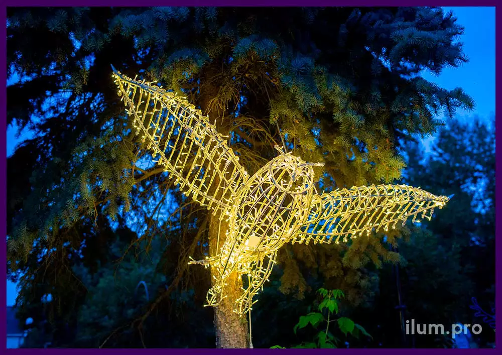 Летящая светодиодная птица из алюминиевой проволоки и гирлянд