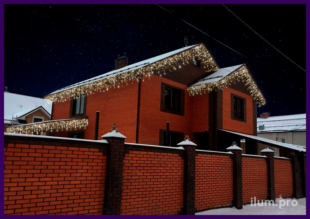 Проект украшения частного дома гирляндами тёпло-белого цвета по контурам крыши