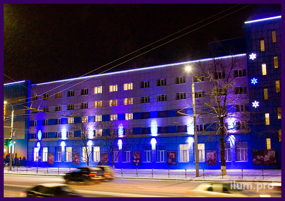 Подсветка здания во Владимире архитектурными прожекторами под управлением контроллера