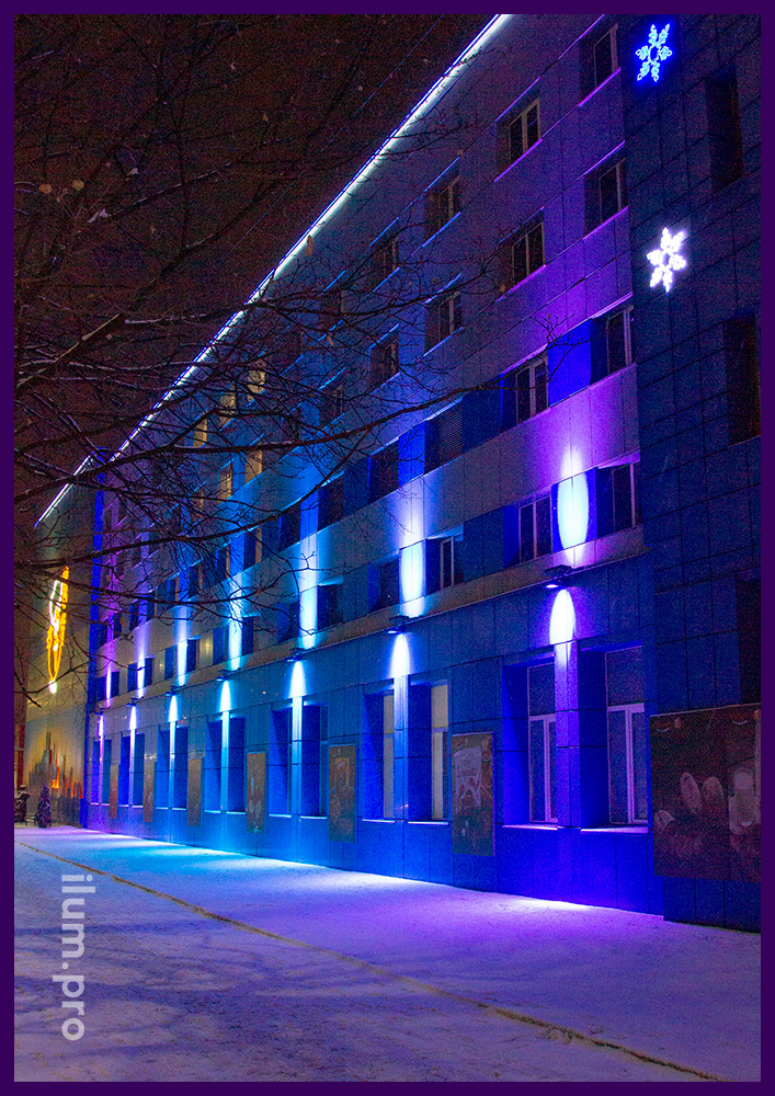 Управляемые светодиодные прожекторы для заливки фасада цветом на праздники и повседневной архитектурной подсветки