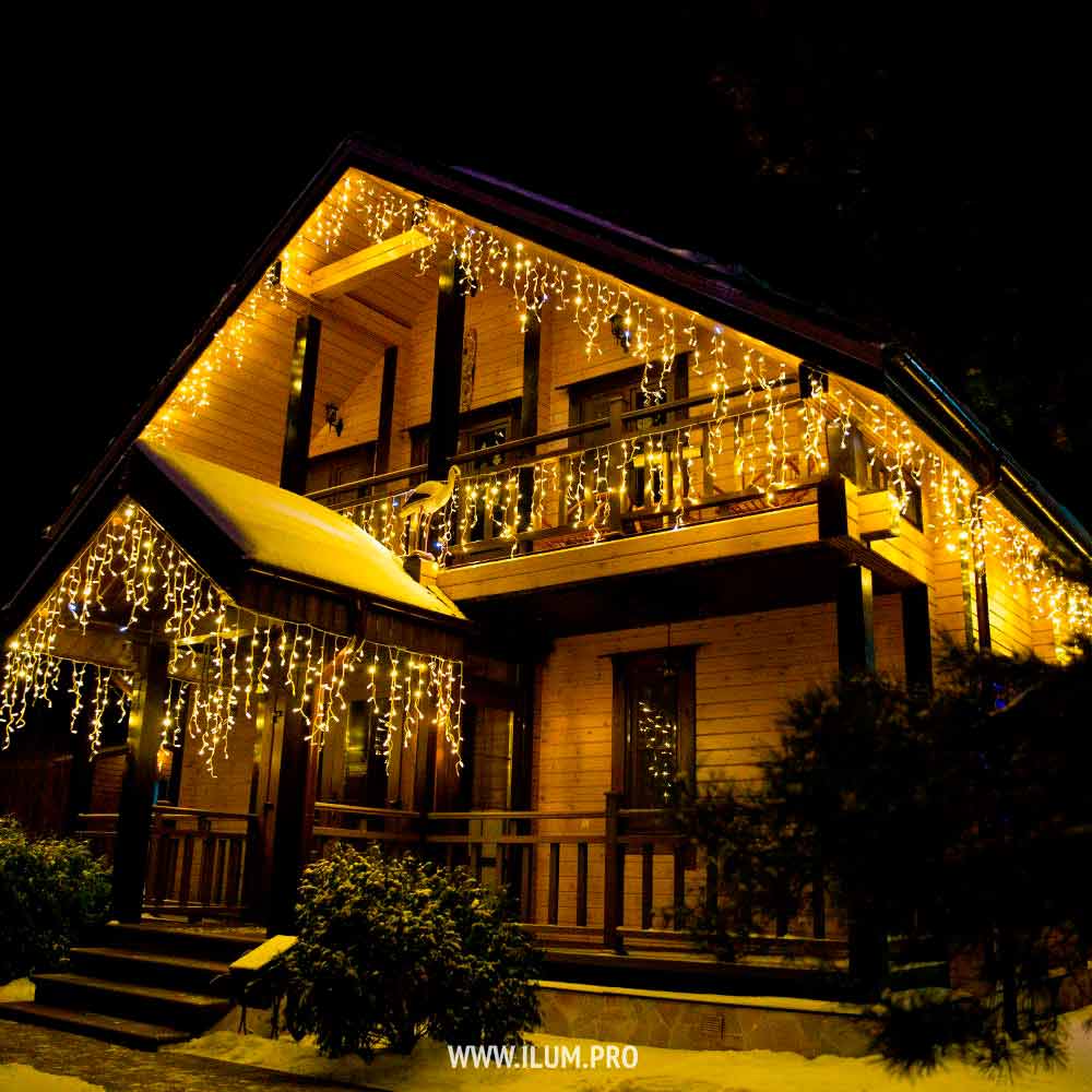 Украшение дома на Бору светодиодными гирляндами к Новому году
