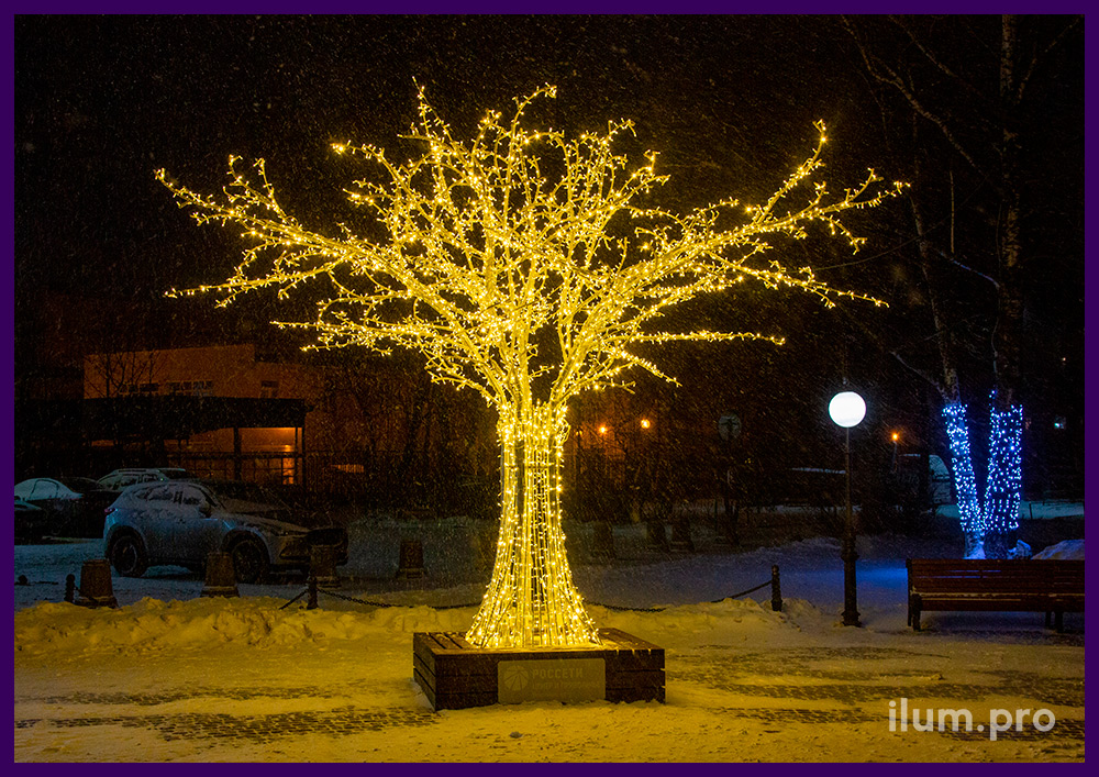 Большая фотозона в форме светящегося дерева из алюминиевого каркаса и иллюминации