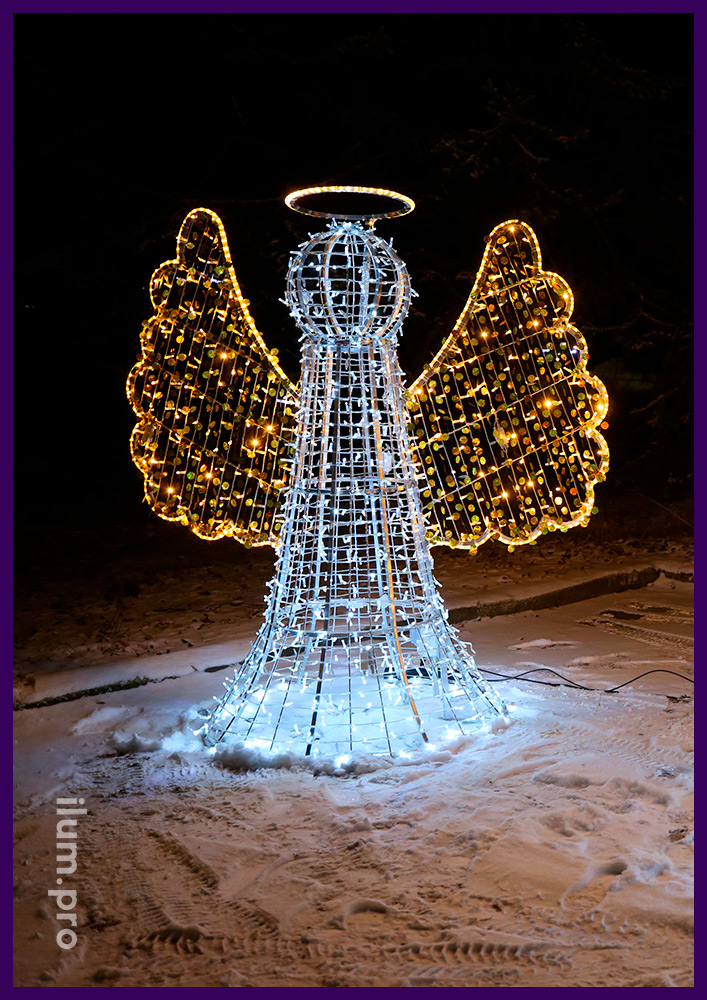 Новогоднее украшение территории светодиодными ангелочками с крыльями и иллюминацией