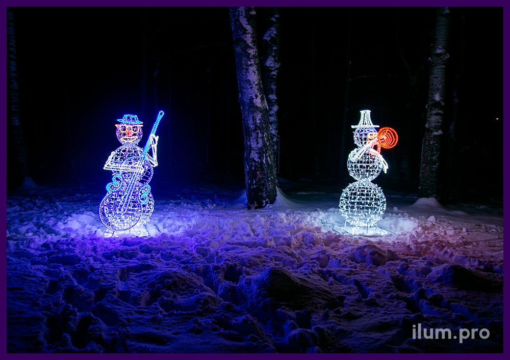 Фотозона для украшения сада на новогодние праздники с парой снеговиков-музыкантов