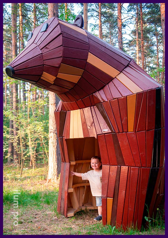 Медведь деревянный со скамейкой внутри - детский домик для парка и сквера