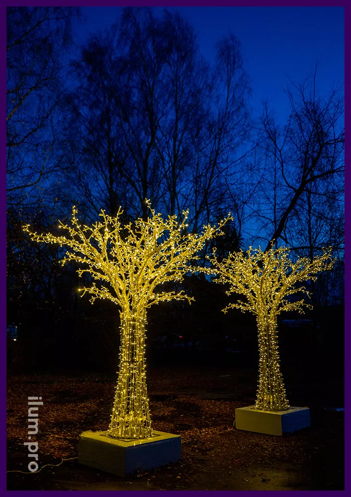 Дерево светодиодное из гирлянд и каркаса из алюминиевых труб, высота 3 метра, с подиумом