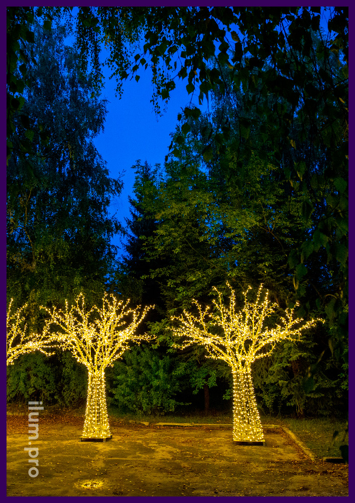 Деревья из нержавеющего алюминиевого сплава со светодиодными гирляндами и защитой от осадков