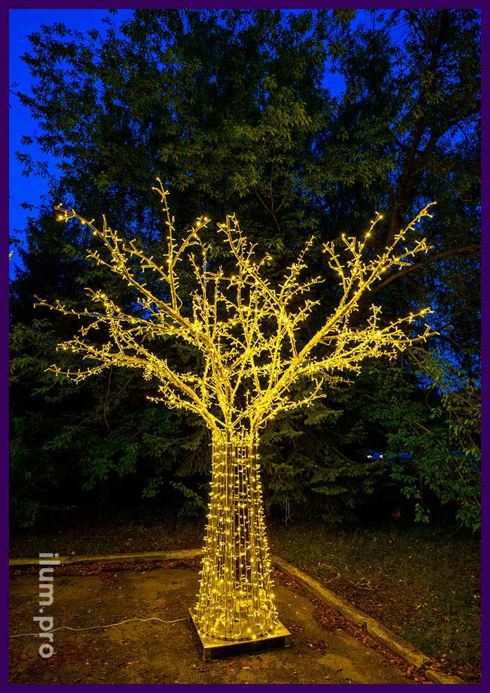 Дерево светящееся с гирляндами и алюминиевым каркасом, который не ржавеет, защита от осадков IP65