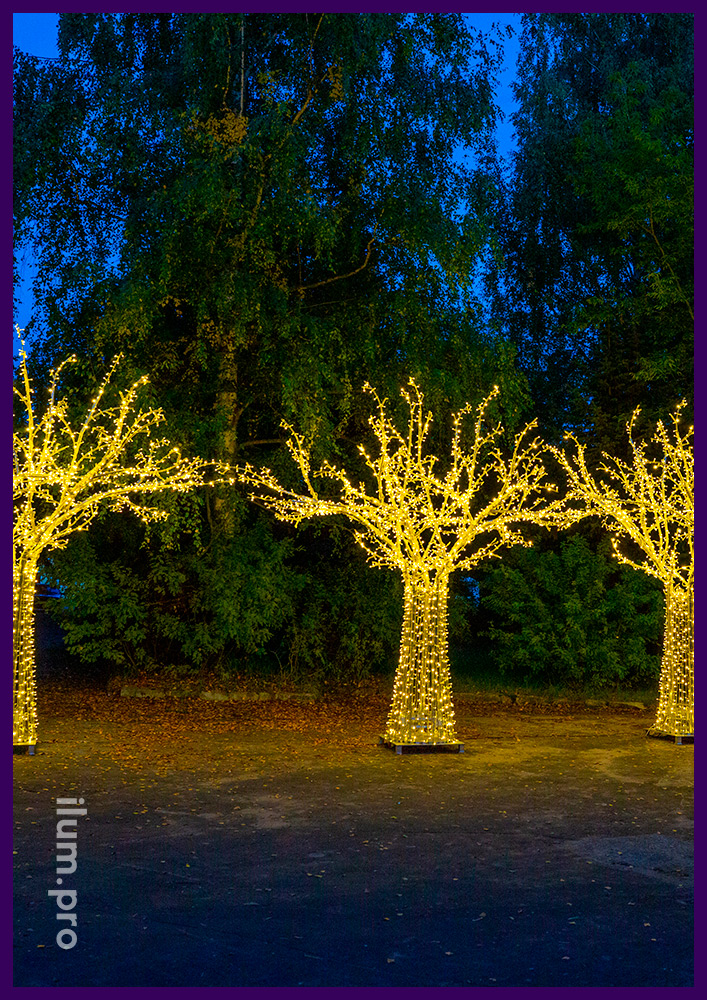 Дерево металлическое из нержавеющего сплава и светодиодных гирлянд тёпло-белого цвета свечения