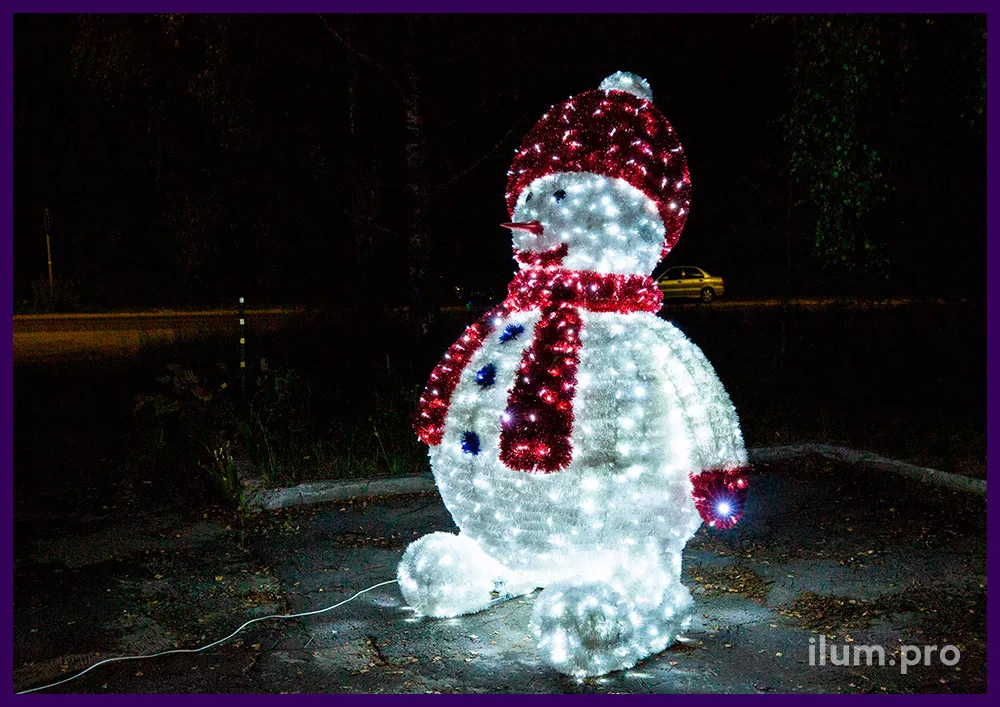 Разноцветный снеговик из мишуры и светодиодных гирлянд для улицы и интерьера
