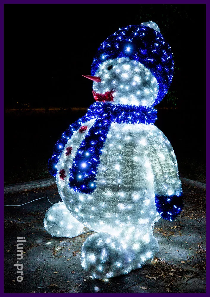 Снеговик из пушистой мишуры и светодиодных гирлянд высотой 2,5 метра, декор для города