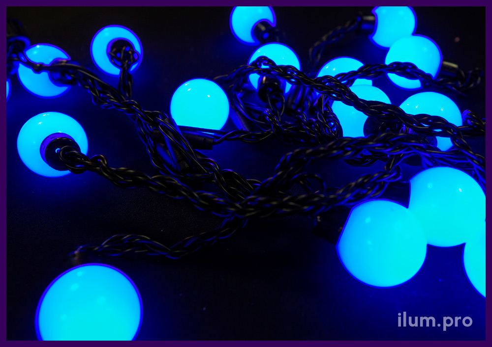 Мультишарики синего цвета на чёрном проводе, лампочки диаметром 4 см, длина 5 м, IP65