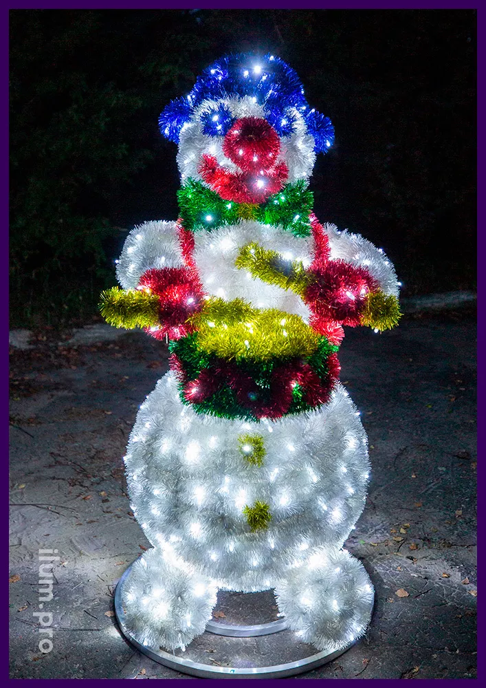 Снеговик-барабанщик из гирлянд и мишуры, светодиодные декорации на Новый год для улицы