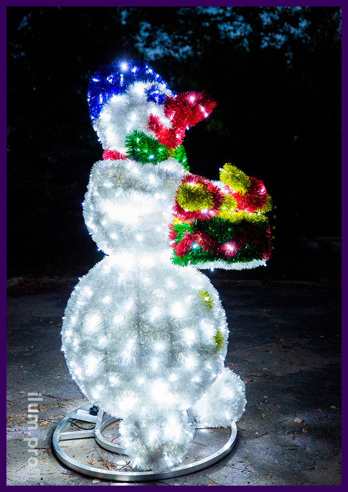 Снеговик светодиодный разноцветный с барабаном - иллюминация с мишурой и гирляндами IP65