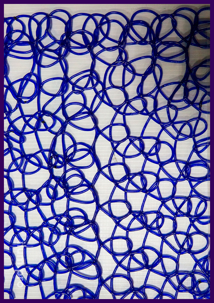 Синяя сетка из эластичного пластика для украшения новогодних декораций с гирляндами