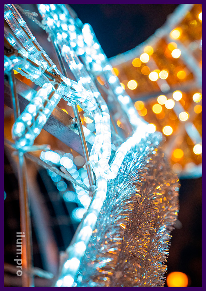 Шар светодиодный в форме ёлочной игрушки в Симферополе на Новый год, декорации с защитой от осадков и мороза