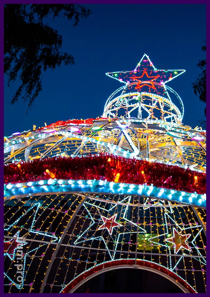 Арка в виде ёлочного шара с гирляндами и RGB SMART модулями на Новый год