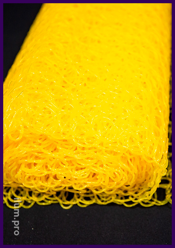 Сетка жёлтого цвета из эластичного полимера для декорирования новогодних фигур
