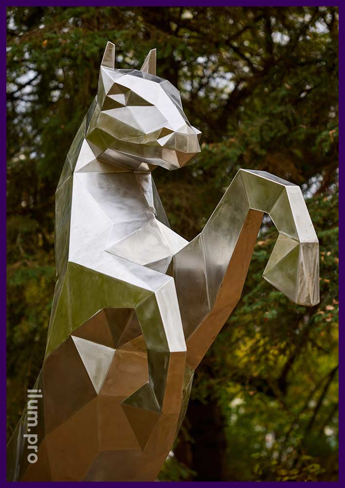 Конь нержавеющий - полигональная скульптура для сада или парка