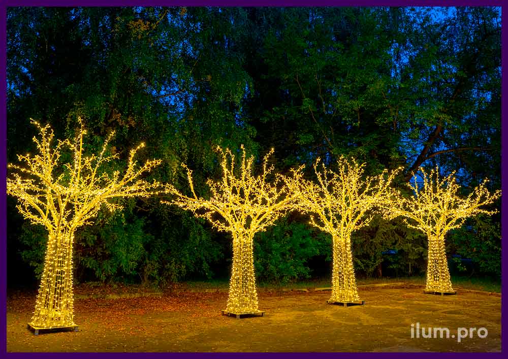 Деревья уличные светодиодные, высота 4 метра, новогоднее украшение для города с гирляндами