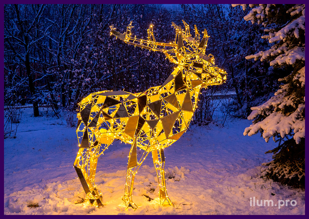 Золотой полигональный олень с подсветкой гирляндами - садово-парковый арт-объект