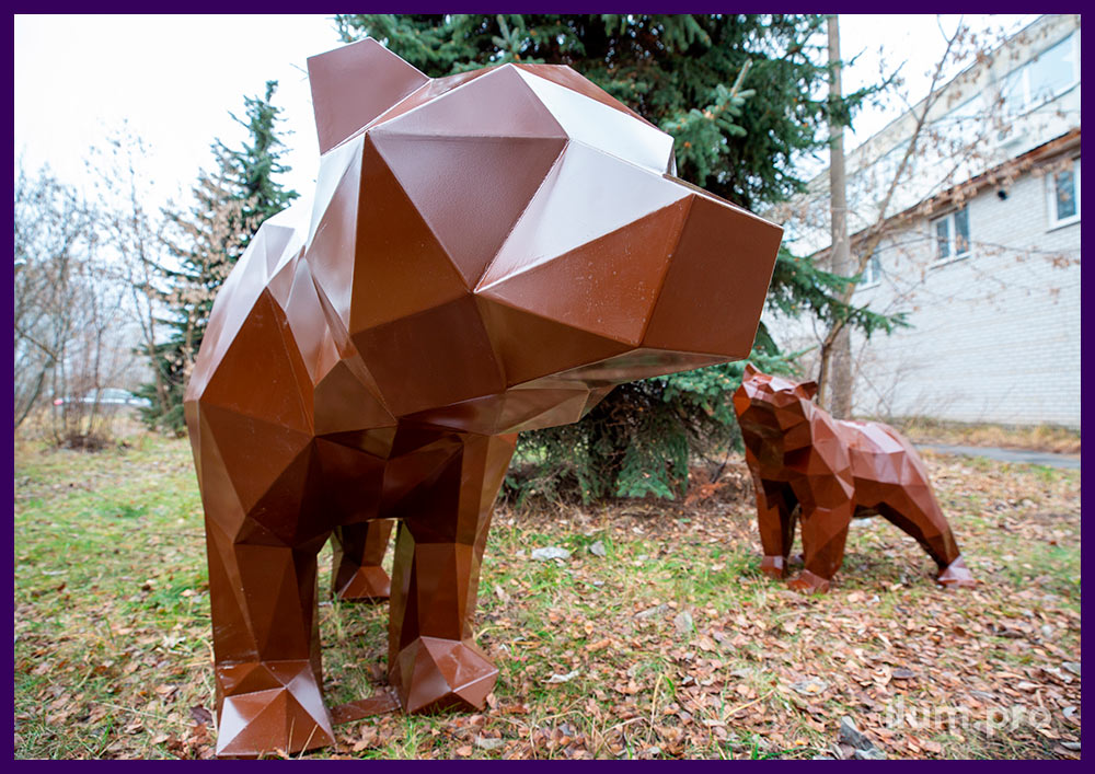 Фигуры полигональные металлические в форме медведей коричневого цвета