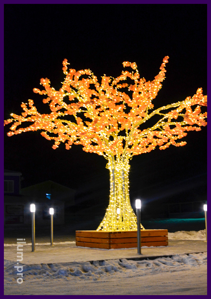 Большое светодиодное дерево из металлических труб с цветами и гирляндами тёплых тонов