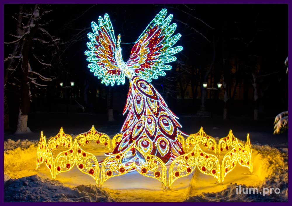 Фигура светодиодная Жар-птица с гирляндами, мишурой и дюралайтом, декор цветной сеткой ПВХ во Владимире