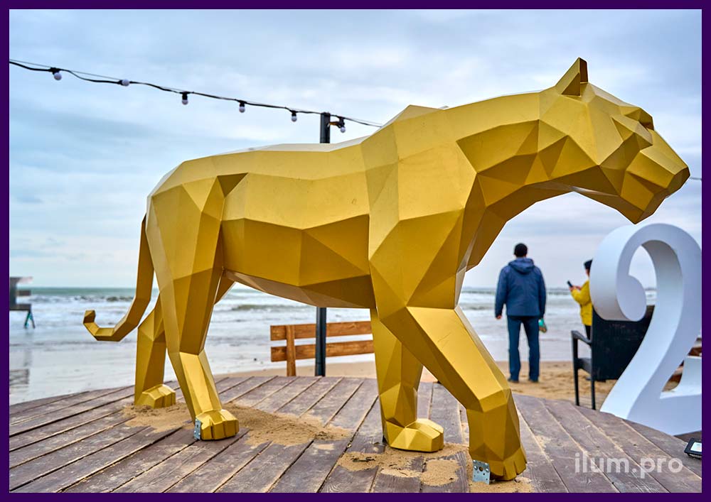 Металлический тигр - полигональная скульптура для украшения набережной Анапы на Новый год