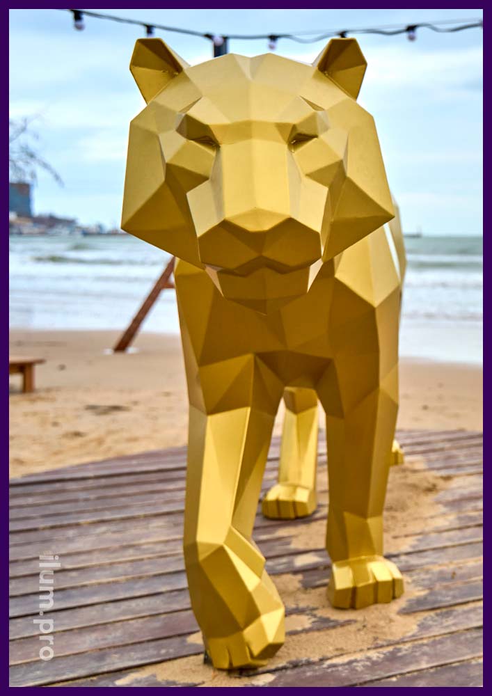 Тигр полигональный золотой из крашеной стали - садово-парковая ландшафтная скульптура