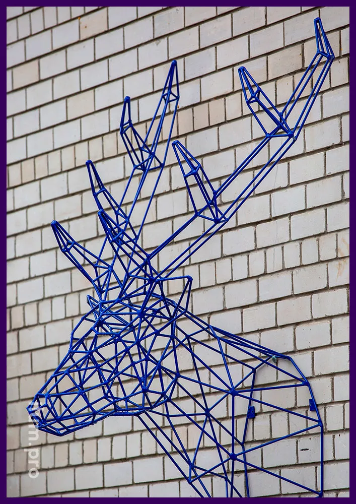 Голова оленя - полигональный трофей для украшения стены, высота 1,75 м