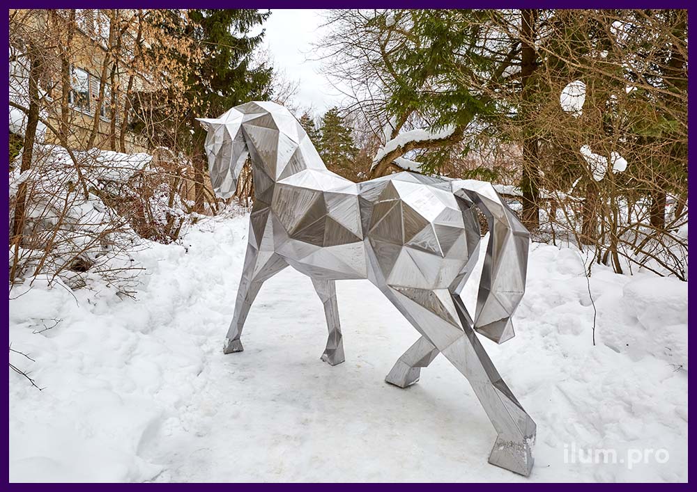 Конь полигональный стальной - толщина металла 2 мм, кортен, не боится осадков и перепада температуры